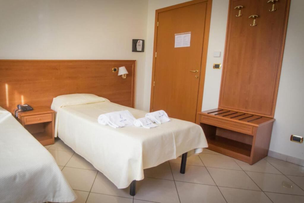Hotel Jolly Modugno Extérieur photo