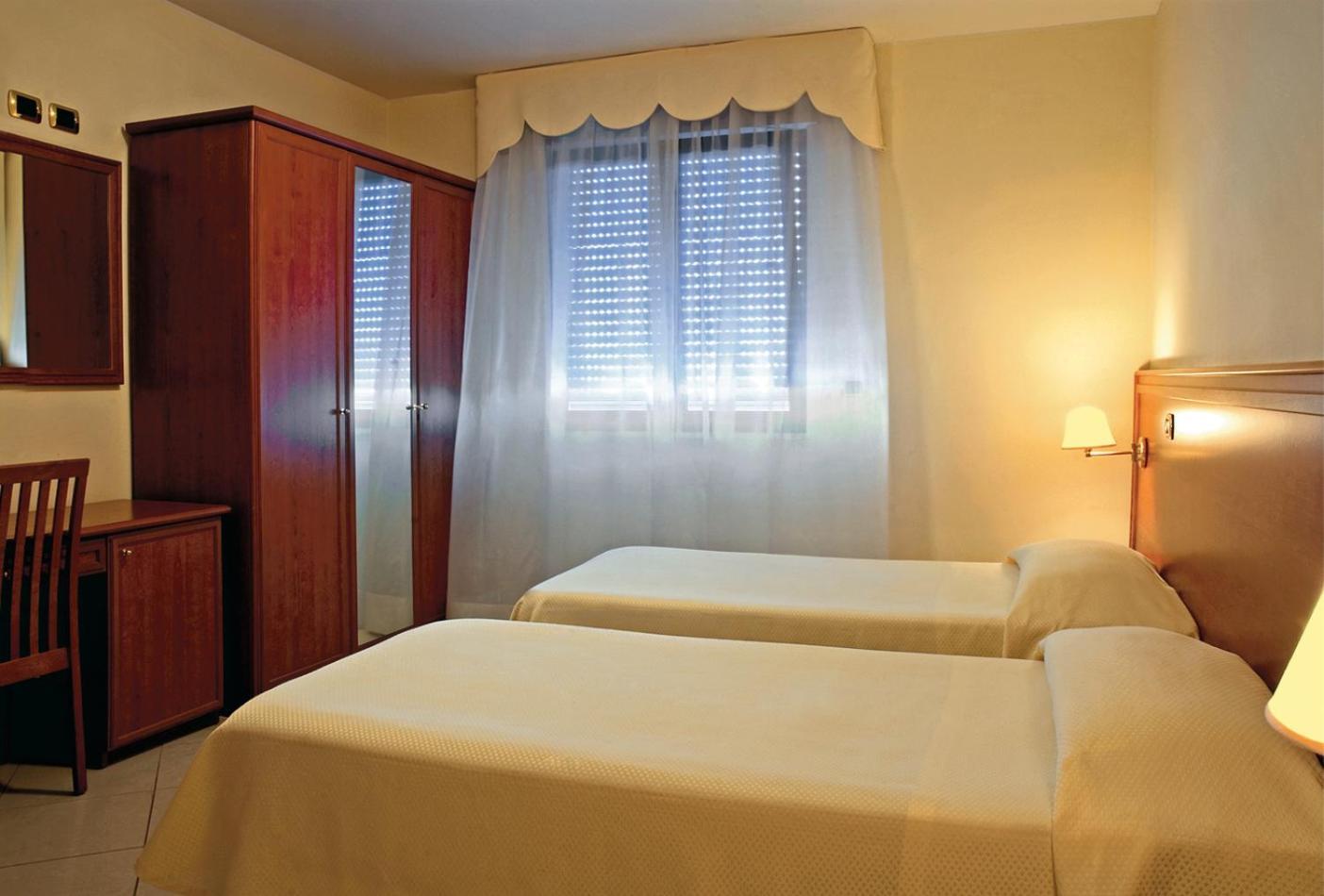 Hotel Jolly Modugno Extérieur photo